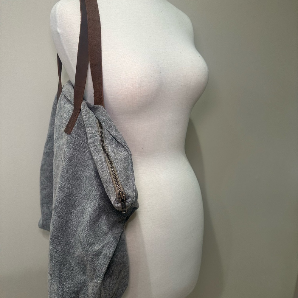 Jetsetter's Oversized Canvas & Leather Tote - Picture 2 of 4